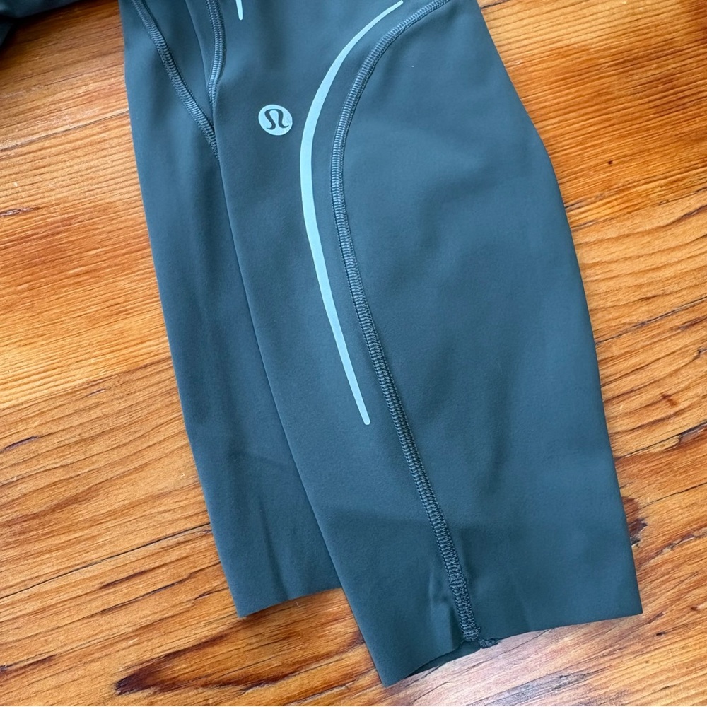 Base Pace High-Rise Reflective Tight 25"‎ size 2 Green running new - Picture 7 of 10